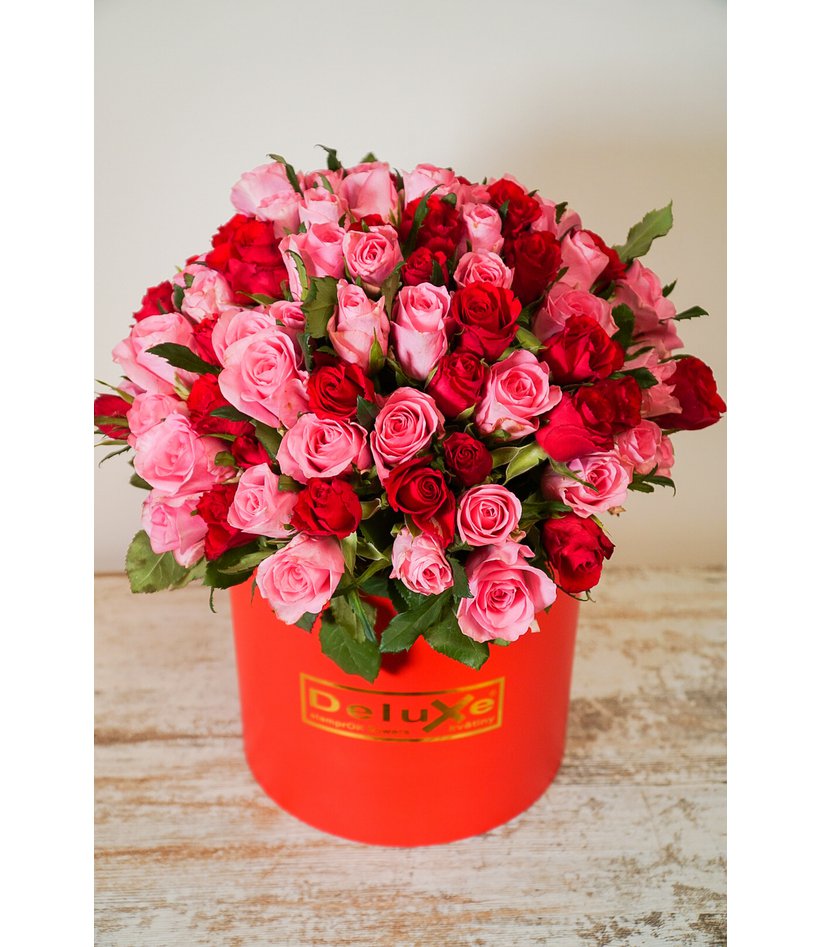 Květinové krabičky velikosti L s růžemi 100 ks